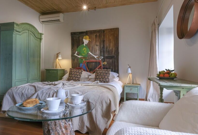 Номер Superior, Amymone And Adiandi