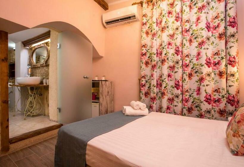 اتاق استاندارد, Attiki