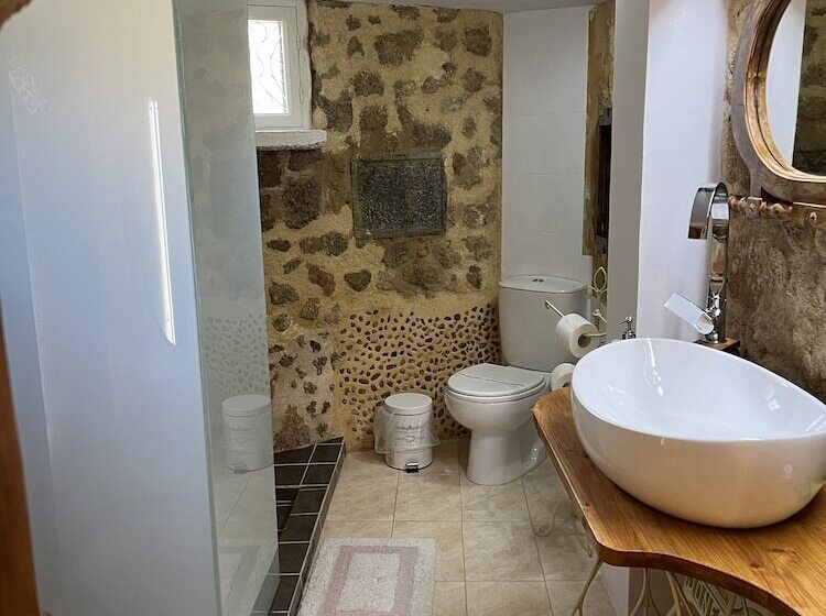 اتاق استاندارد, Attiki