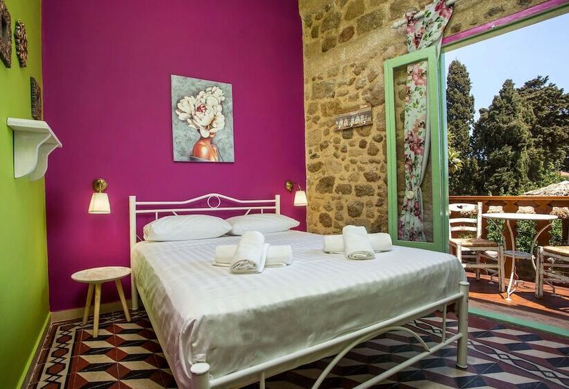 اتاق استاندارد, Attiki