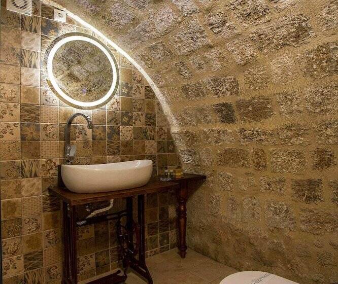 اتاق استاندارد, Attiki