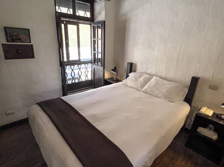 Номер Стандарт, El Albergue Ollantaytambo