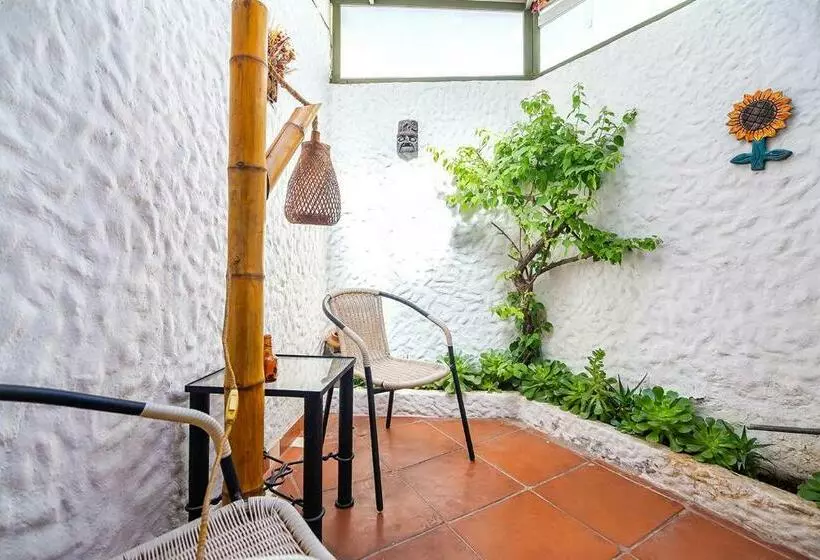 اتاق استاندارد, La Casa De Tin Tin