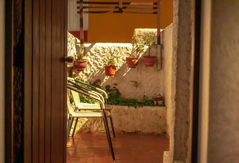 اتاق استاندارد, La Casa De Tin Tin