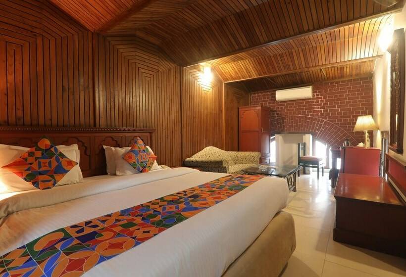 수피리어 룸, Mohan