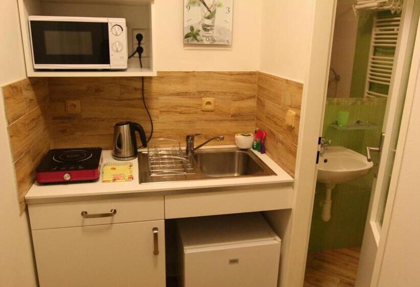 ガーデンビューのスタンダードワンルーム, Na Vodách