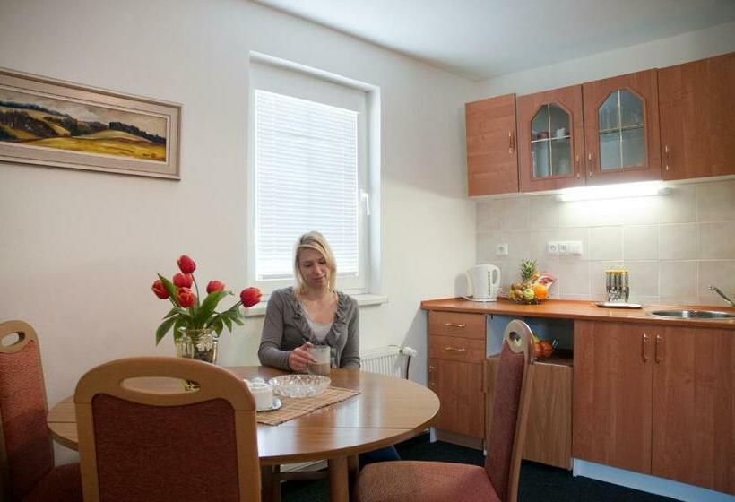 스위트, Pension Villa Maria