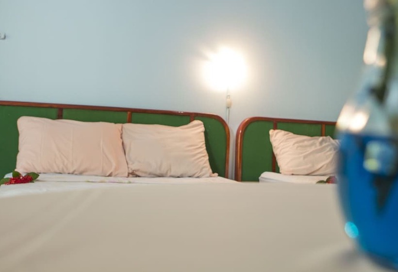 غرفة قياسية ثلاثية, Porto Bello