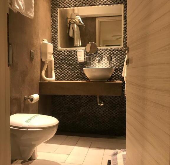 스탠다드 트리플 룸 가든 전망, Porto Palio Beach