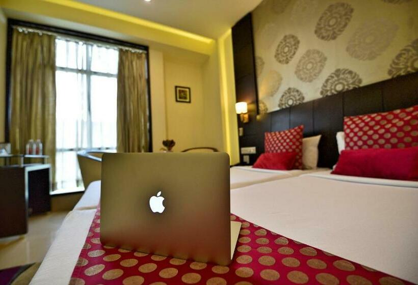 Номер Deluxe, Surya Plaza