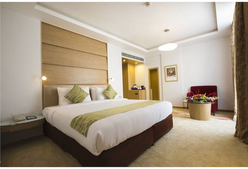 Номер Superior, Tulip Bangalore