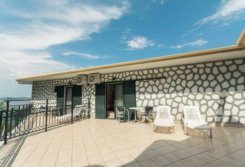 小型套房带海景, Villa Nisteri