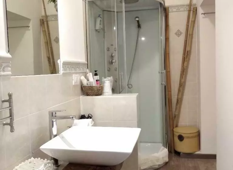 اتاق استاندارد با سرویس بهداشتی مشترک, B&b Orchard
