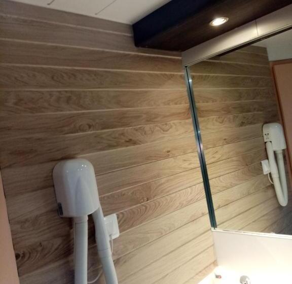 Номер Стандарт, Brit Hotel St Quentin/nord