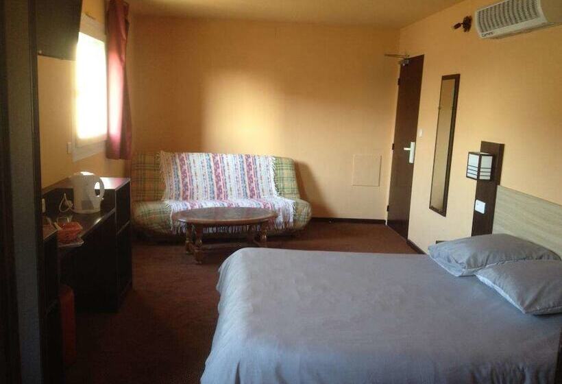 Номер Стандарт Трехместный, Brit Hotel St Quentin/nord