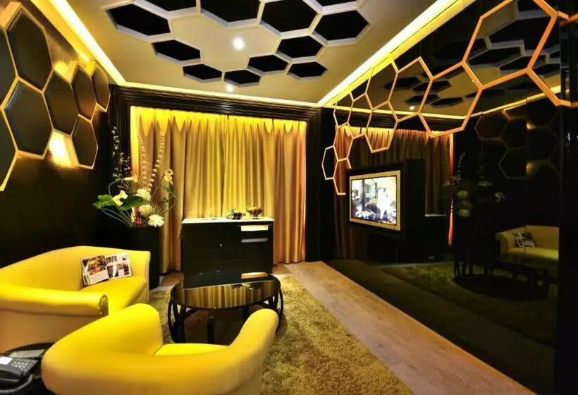 اتاق لوکس, Hea Duenn Motel
