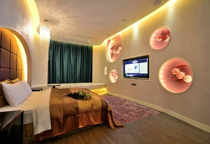 اتاق لوکس, Hea Duenn Motel