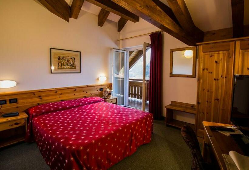 غرفة قياسية مطلّة علي البحيرة, Al Lago