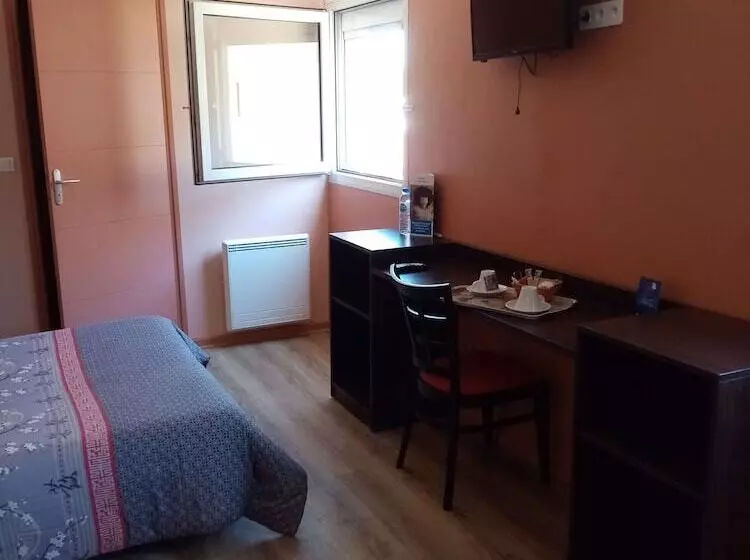 スタンダードトリプルルーム, Brit Hotel St Quentin/nord