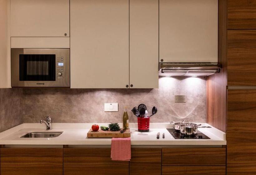 سوئیت با تخت بزرگ, Citea Apart