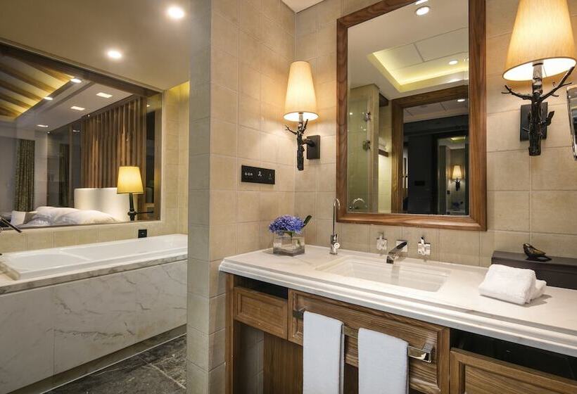 חדר סטנדרט מיטה זוגית, Hilton Sanqingshan Resort