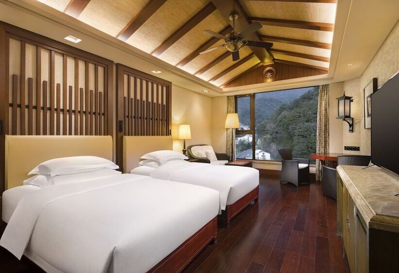 חדר סטנדרט נוף להרים, Hilton Sanqingshan Resort