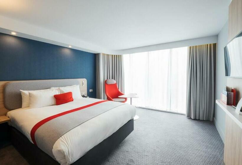 חדר סטנדרט מותאם לאדם עם מוגבלויות, Holiday Inn Express   Stockport, An Ihg