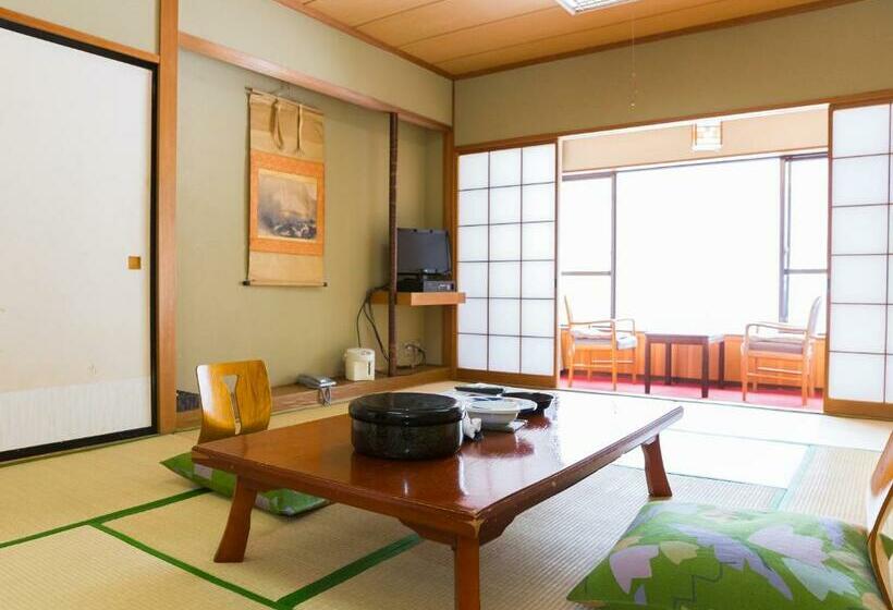 غرفة عائلية مطلّة علي الجبل, Mori No Ryotei Mount Bandai