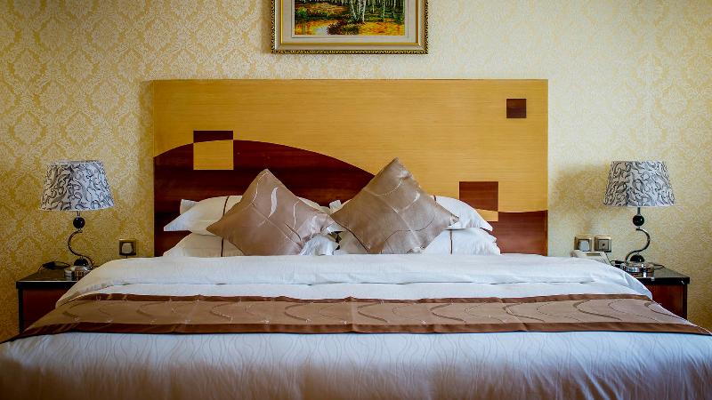 סוויטת ג'וניור, Renz