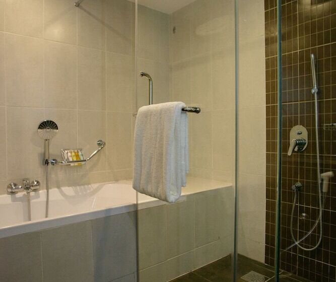 Superior-huone, The Concord Hotel & Suites