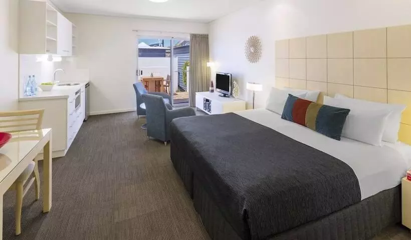 スタンダードスタジオ, Nesuto Geraldton