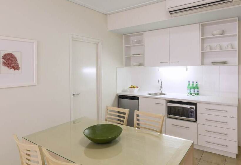 استودیوی پریمیوم, Nesuto Geraldton