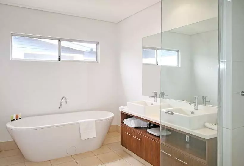 3ベッドルームアパートメント, Nesuto Geraldton