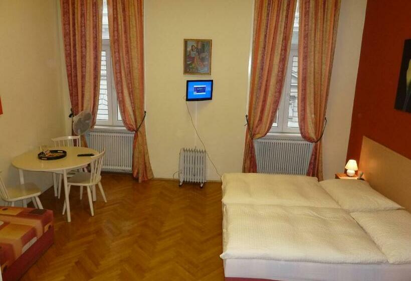 标准间, Pension Gross