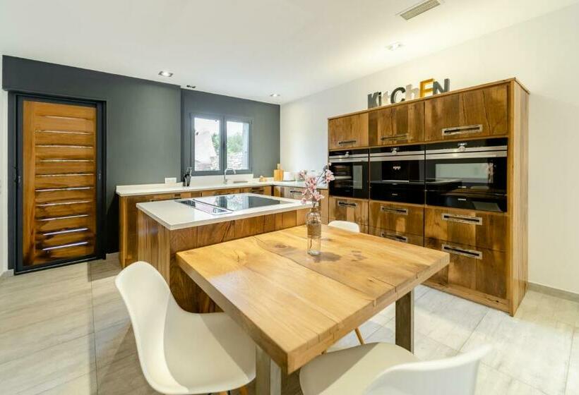 ویلای یک اتاق خوابه با استخر شنا, Résidence Dolce Vita De Palombaggia