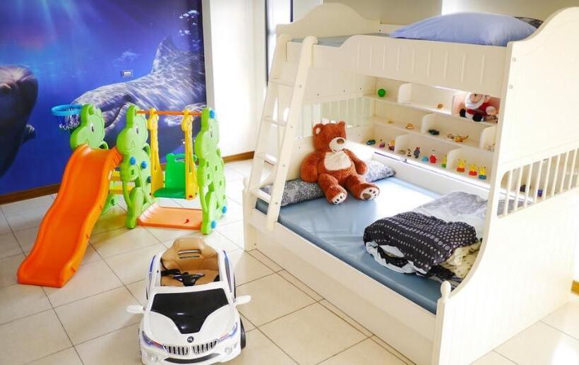 سوییت خانوادگی, Dolphin Castle