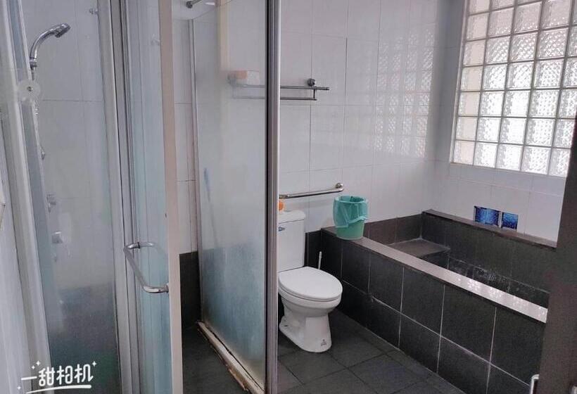 اتاق استاندارد, Dolphin Castle