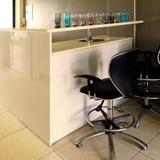 اتاق استاندارد, Dolphin Castle