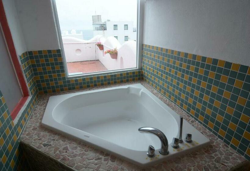 اتاق لوکس, Galilee