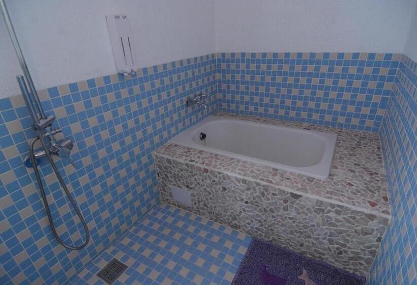 اتاق استاندارد چهار تخته, Galilee