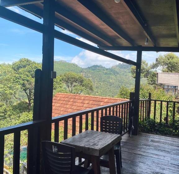 חדר משפחתי, Bao Sheng Durian Farm