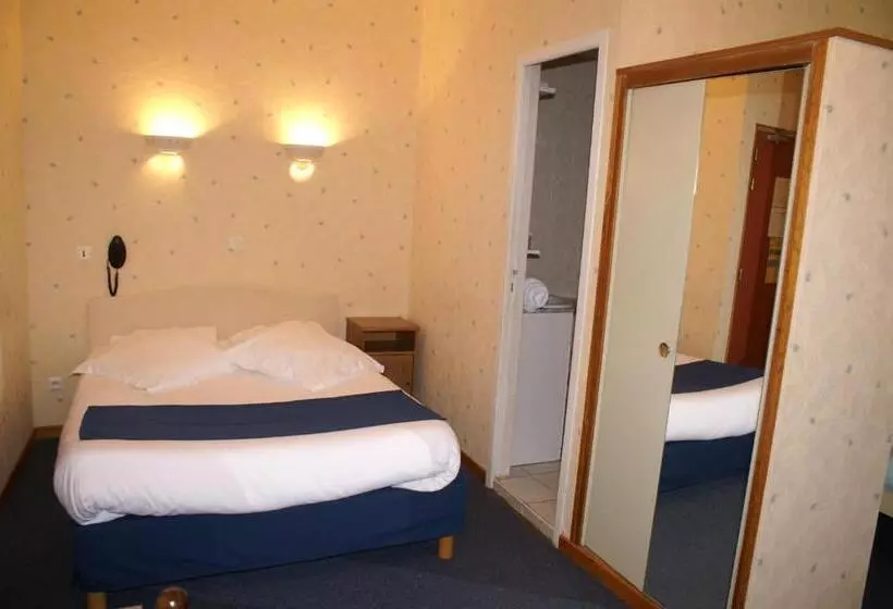 اتاق استاندارد چهار تخته, Hôtel Céleste