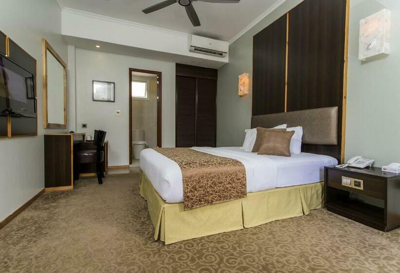 اتاق لوکس با چشم‌انداز استخر, Kaani Village & Spa