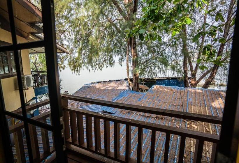 标准间, Lost Paradise Resort