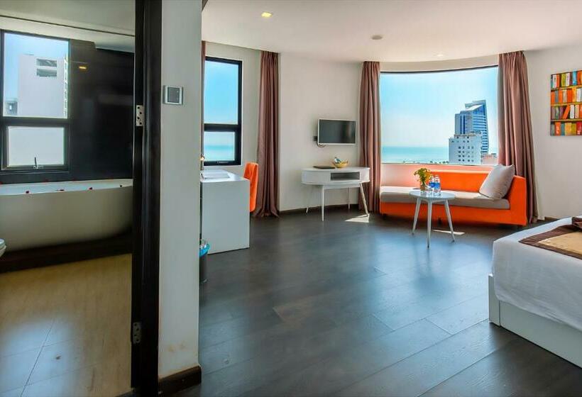 سوییت با چشم‌انداز دریا, Ocean Haven
