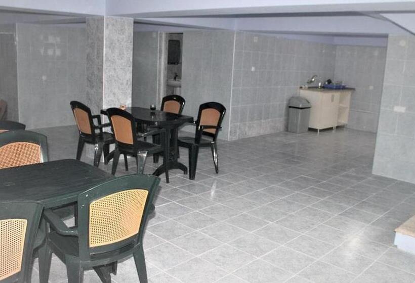 اتاق استاندارد سه نفره, Rio Gonio