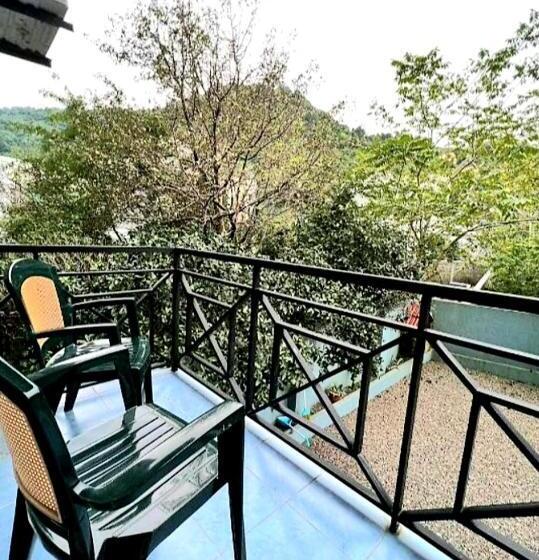 اتاق استاندارد چهار تخته, Rio Gonio