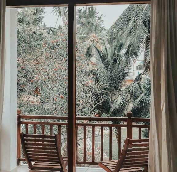 חדר סטנדרט נוף לבריכה, Sanmira Renaissance