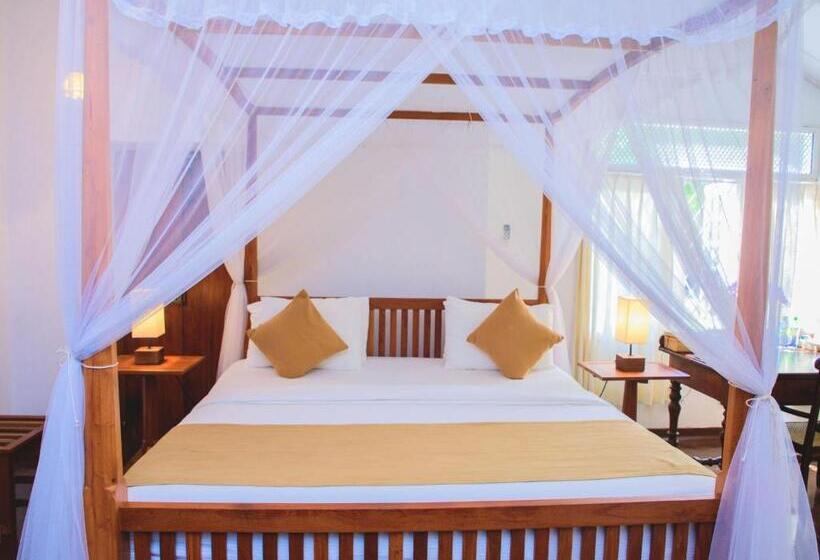 스탠다드 룸 킹사이즈 침대, Thalpe Walawwa Heritage Villa