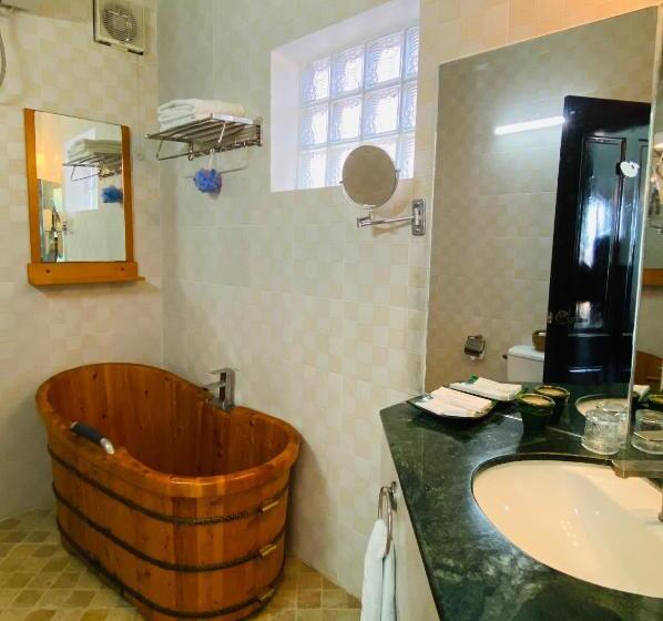 اتاق لوکس با بالکن, An Hoa Residence